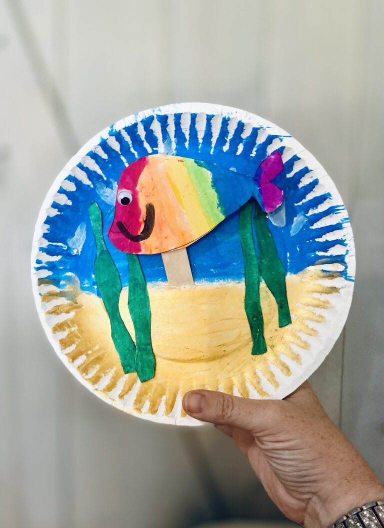 Easy and Fun Paper Plate Ocean Craft