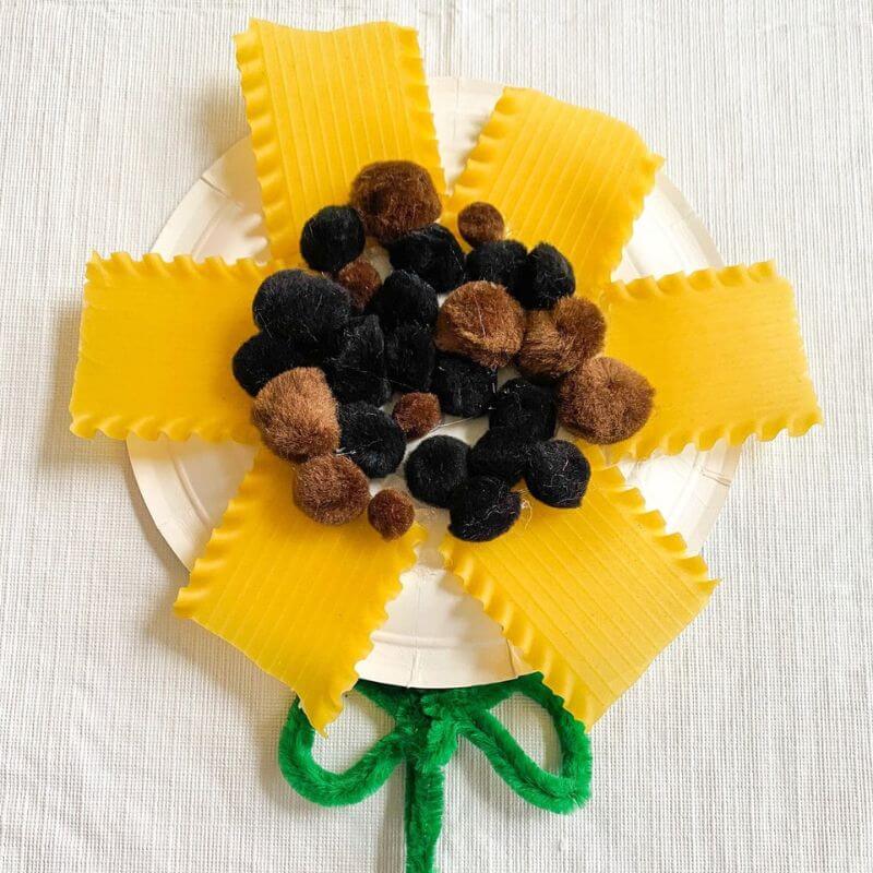 paper plate pasta flowers